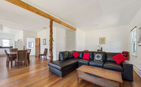 Giants Table And Cottages - Accommodation Gladstone 9