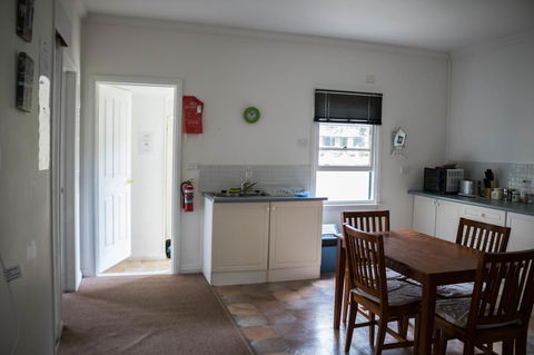 Giants Table And Cottages - Accommodation Gladstone 30