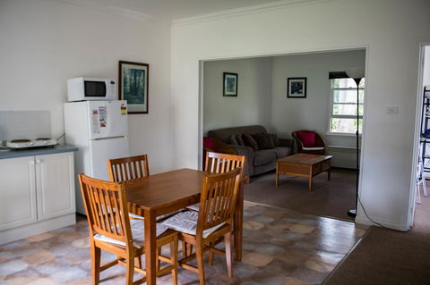 Giants Table And Cottages - Accommodation Gladstone 17