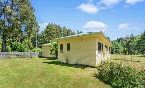 Giants Table And Cottages - Accommodation Gladstone 14