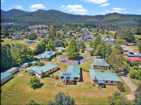 Giants Table And Cottages - Accommodation Gladstone 27