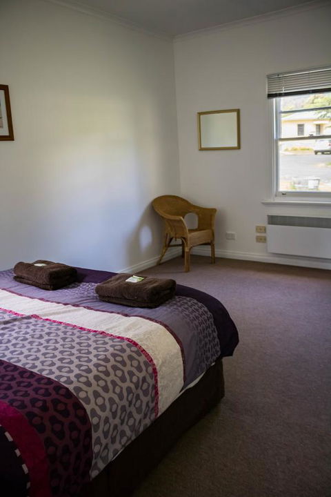 Giants Table And Cottages - Accommodation Gladstone 6