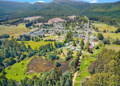 Giants Table And Cottages - Accommodation Gladstone 1