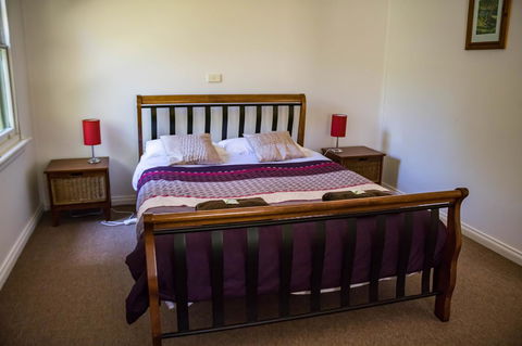 Giants Table And Cottages - Accommodation Gladstone 18