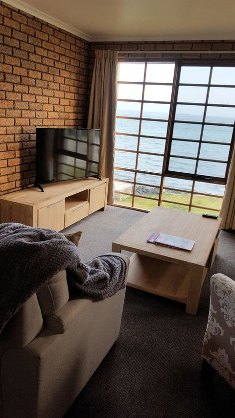 Stanley Village Waterfront Accommodation - Accommodation Gladstone 3
