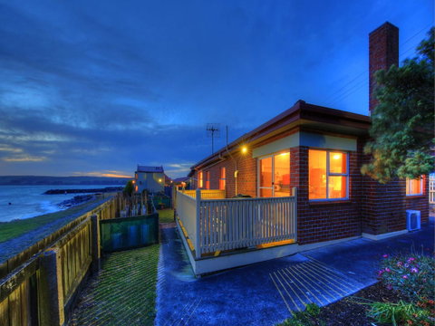 Stanley Village Waterfront Accommodation - Accommodation Gladstone 16