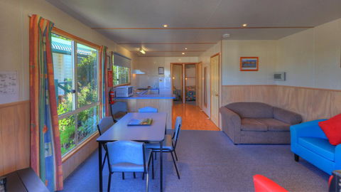 Bicheno Cabin Park - Accommodation Gladstone 9