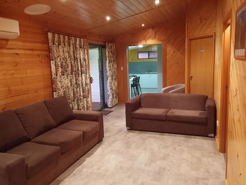 Bicheno Cabin Park - Accommodation Gladstone 11