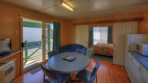 Bicheno Cabin Park - Accommodation Gladstone 19
