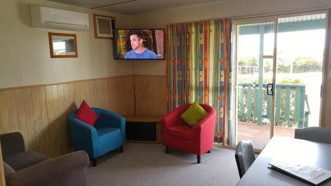 Bicheno Cabin Park - Accommodation Gladstone 8