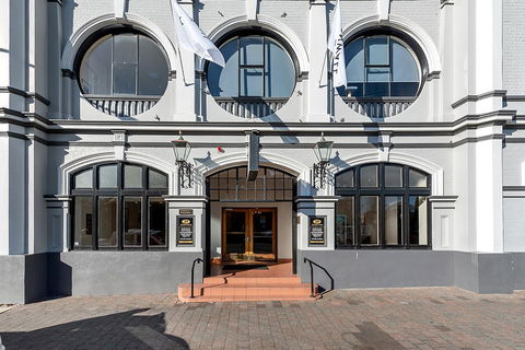 The Cornwall Boutique Hotel - Accommodation Gladstone 26
