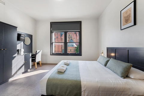 The Cornwall Boutique Hotel - Accommodation Gladstone 1