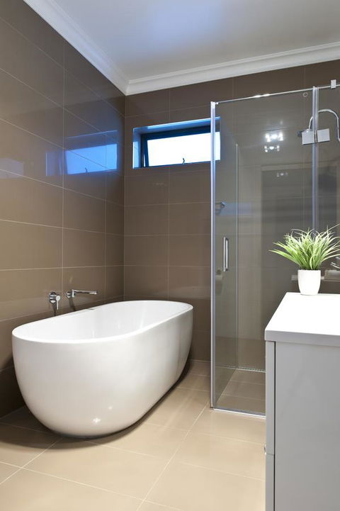 Sandy Bay Waterfront Home - Accommodation Gladstone 2
