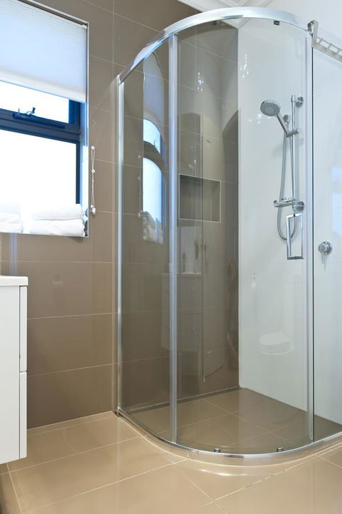 Sandy Bay Waterfront Home - Accommodation Gladstone 21