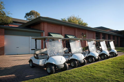 Country Club Villas - Accommodation Gladstone 16