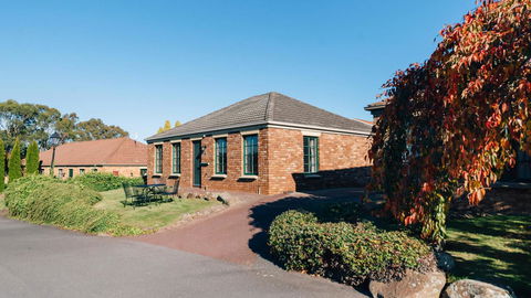 Country Club Villas - Accommodation Gladstone 8