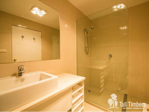 Tall Timbers Tasmania - Accommodation Gladstone 14