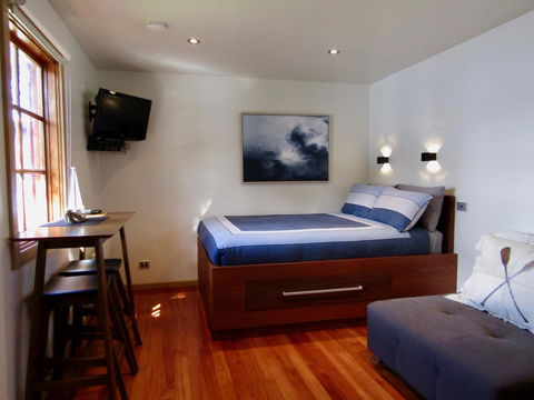 Salt Box Hideaway - Accommodation Gladstone 5