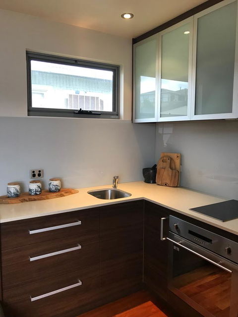 Salt Box Hideaway - Accommodation Gladstone 8