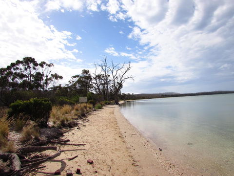 The Boat Shed - Accommodation Gladstone 2