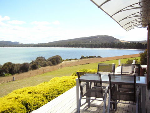 The Boat Shed - Accommodation Gladstone 3
