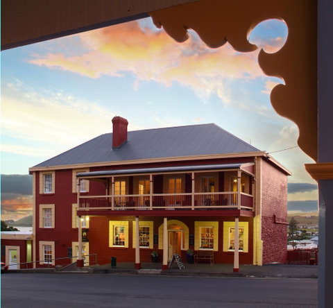 Stanley Hotel & Apartments - Accommodation Gladstone 0