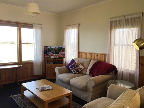 Stanley Hotel & Apartments - Accommodation Gladstone 22