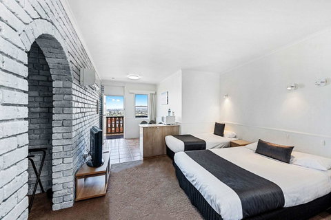 Coach House Launceston - Accommodation Gladstone 13