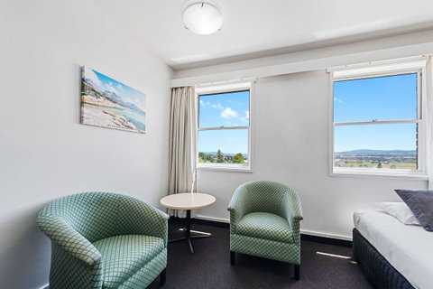 Coach House Launceston - Accommodation Gladstone 18