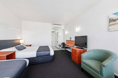 Coach House Launceston - Accommodation Gladstone 6