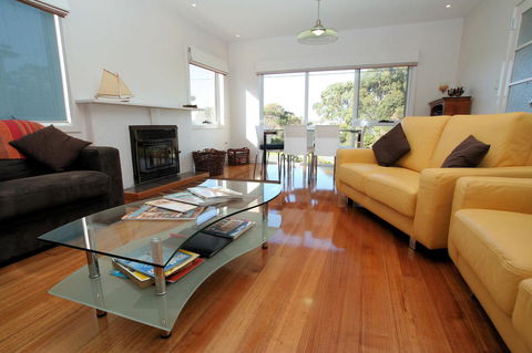 Bridport Holiday Rental - Accommodation Gladstone 11