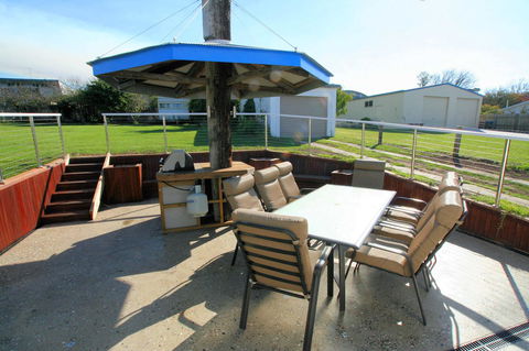 Bridport Holiday Rental - Accommodation Gladstone 6