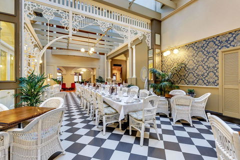 Hadley\'s Orient Hotel - Accommodation Gladstone 2