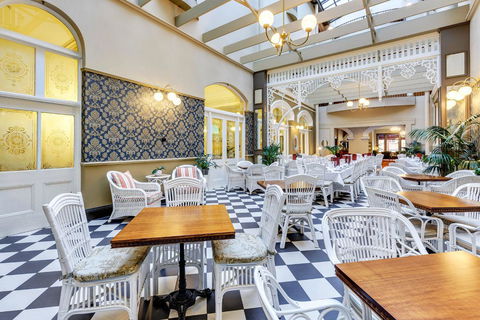 Hadley\'s Orient Hotel - Accommodation Gladstone 1