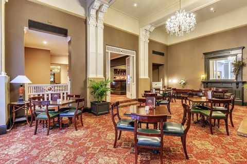 Hadley\'s Orient Hotel - Accommodation Gladstone 10