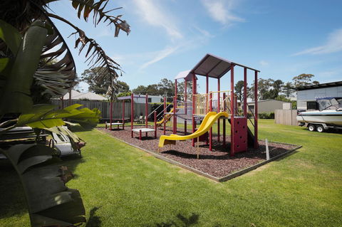 Georges Bay Apartments - Accommodation Gladstone 42