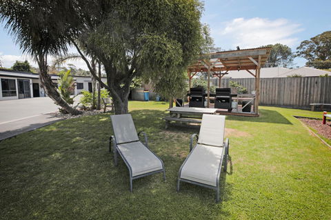 Georges Bay Apartments - Accommodation Gladstone 39