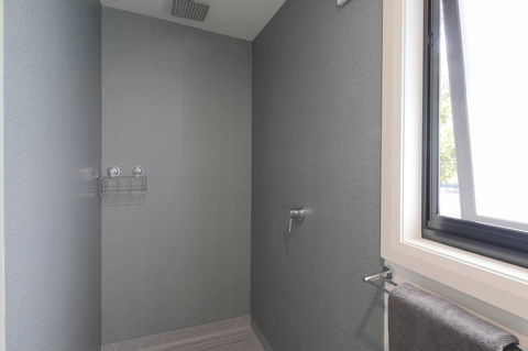 Georges Bay Apartments - Accommodation Gladstone 19
