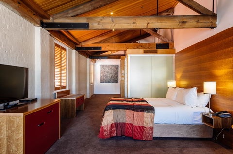 The Henry Jones Art Hotel - Accommodation Gladstone 25