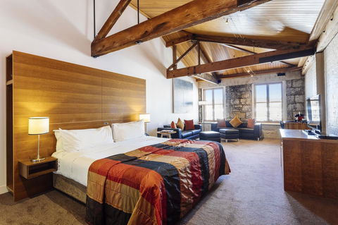 The Henry Jones Art Hotel - Accommodation Gladstone 6