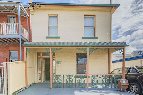4 Bedroom House - Hobart CBD - Free Parking - Free WIFI - Accommodation Gladstone 14