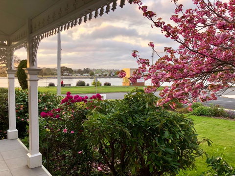Riverbank Villa - Accommodation Gladstone 9