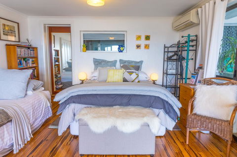 Million Dollar Views - Accommodation Gladstone 27