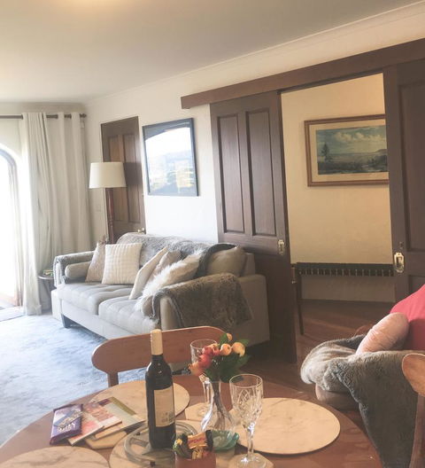Million Dollar Views - Accommodation Gladstone 10