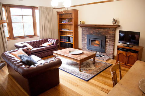 The Pear Cottage - Accommodation Gladstone 2