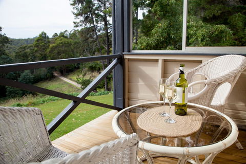 The Pear Cottage - Accommodation Gladstone 0