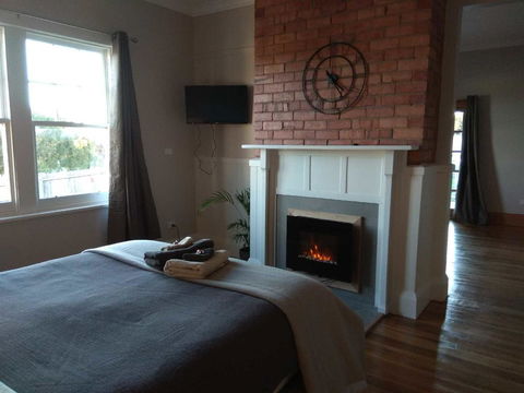 The Station House - Accommodation Gladstone 7