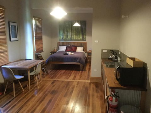 The Station House - Accommodation Gladstone 11