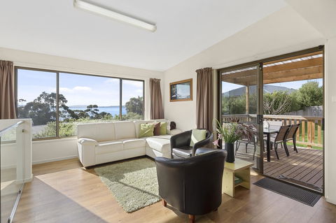 Mirramar House - Accommodation Gladstone 4