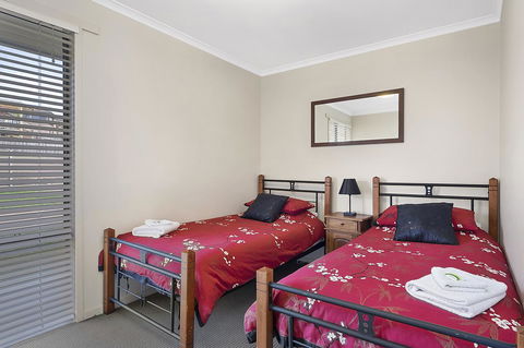 Mirramar House - Accommodation Gladstone 18